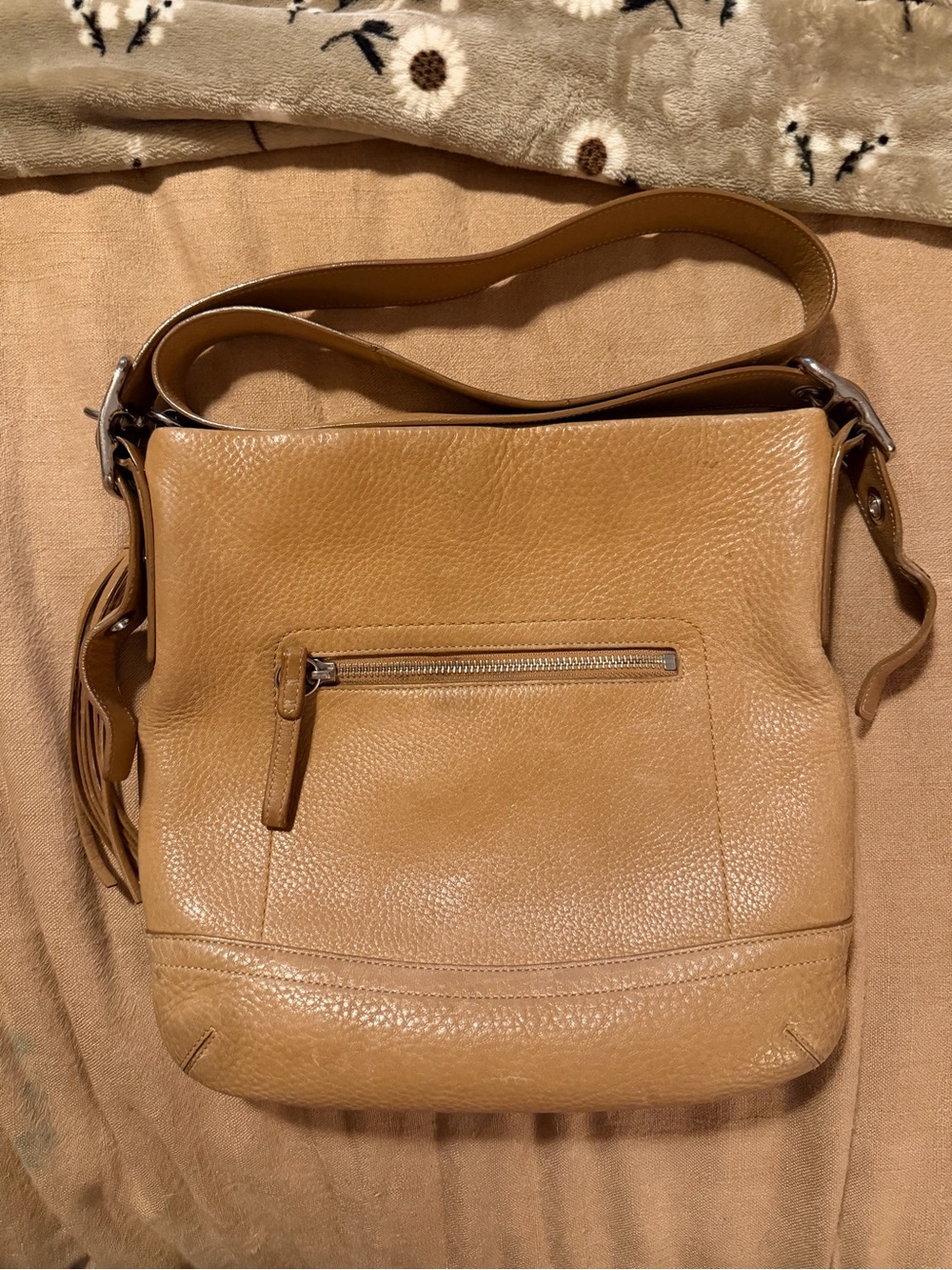 Vintage Coach Crossbody
Pebble Leather Bag (F03796)
